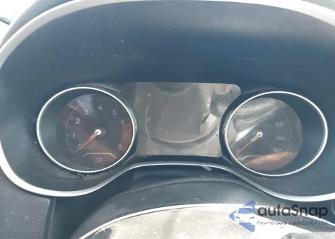 2018 Jeep Compass Latitude z USA, uszkodzony, nr VIN 3C4NJDBB0JT179301